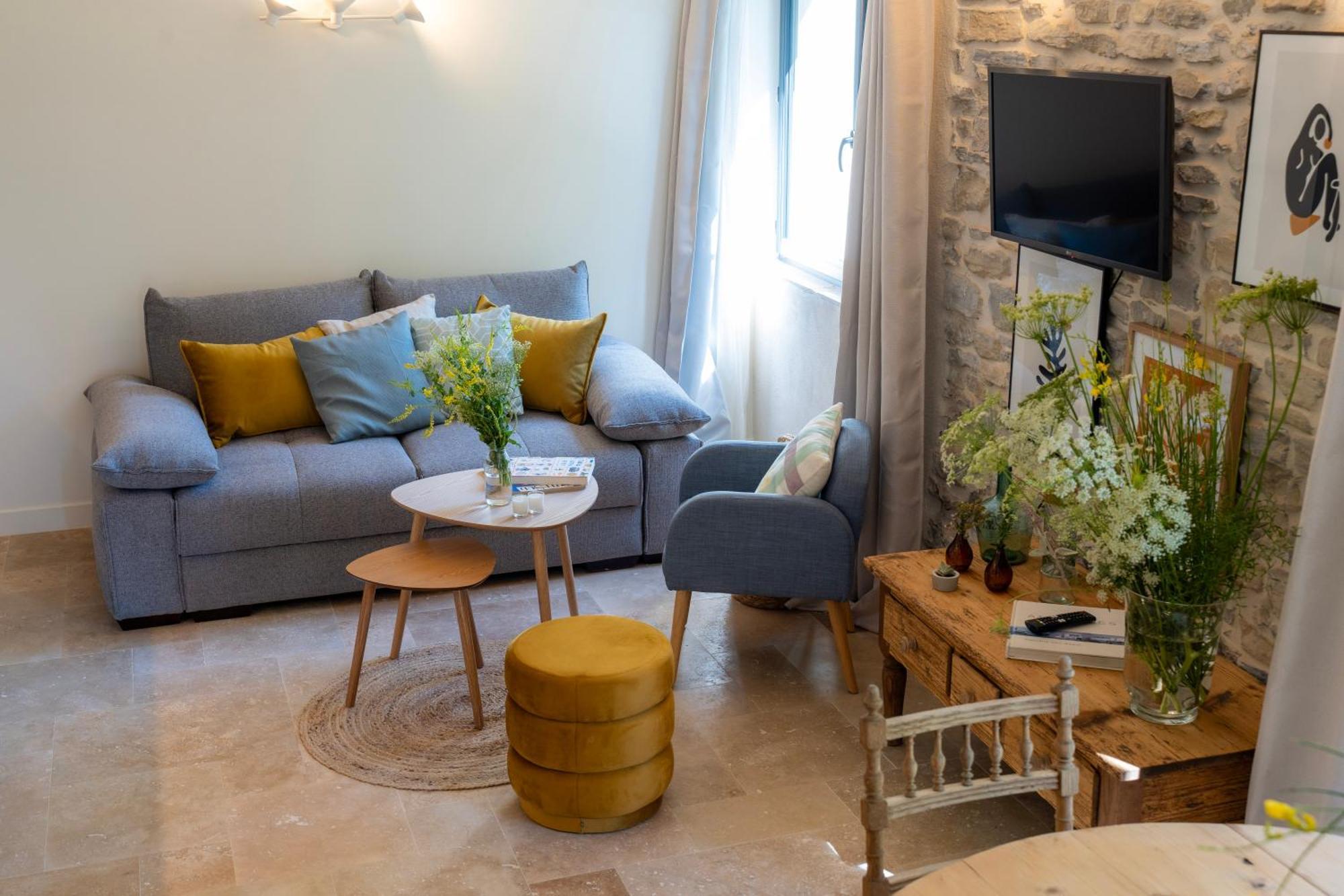 Les Terres Aoyama Hotel Saint Julien Les Rosiers Ngoại thất bức ảnh