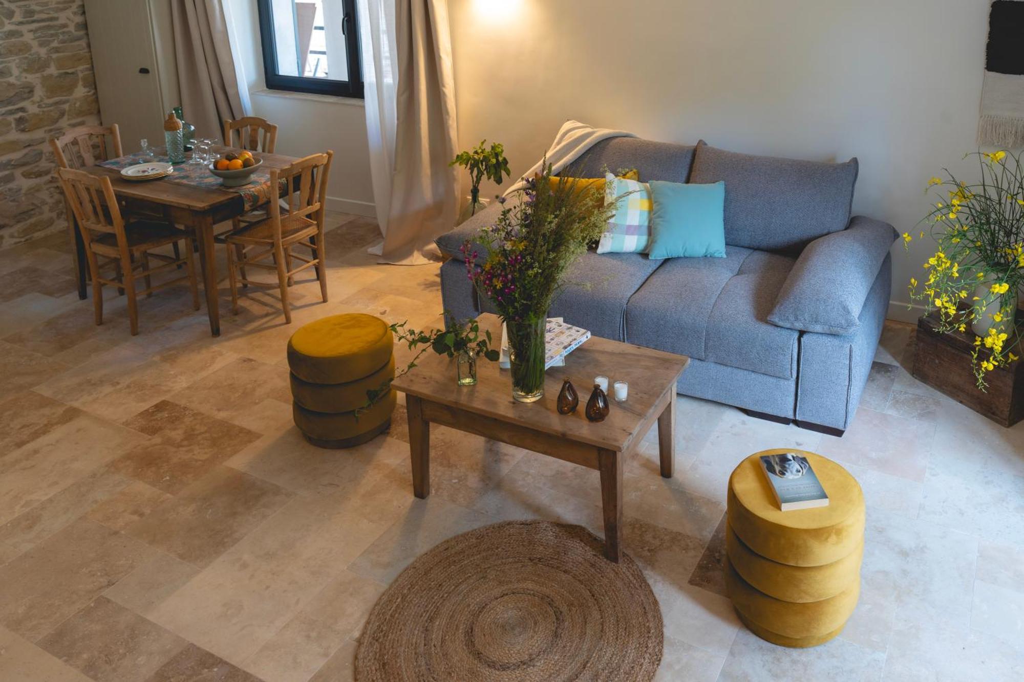 Les Terres Aoyama Hotel Saint Julien Les Rosiers Ngoại thất bức ảnh
