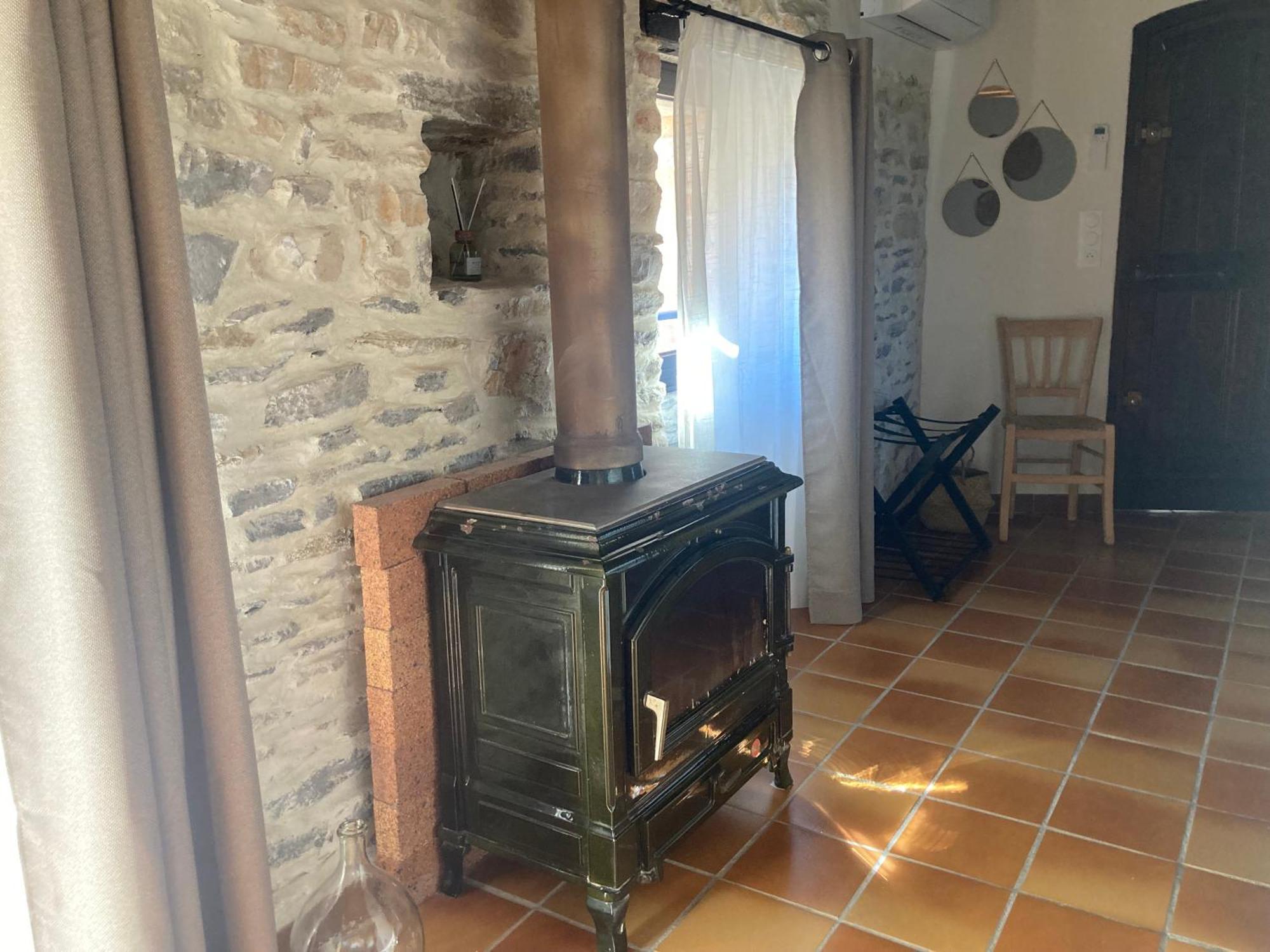 Les Terres Aoyama Hotel Saint Julien Les Rosiers Ngoại thất bức ảnh