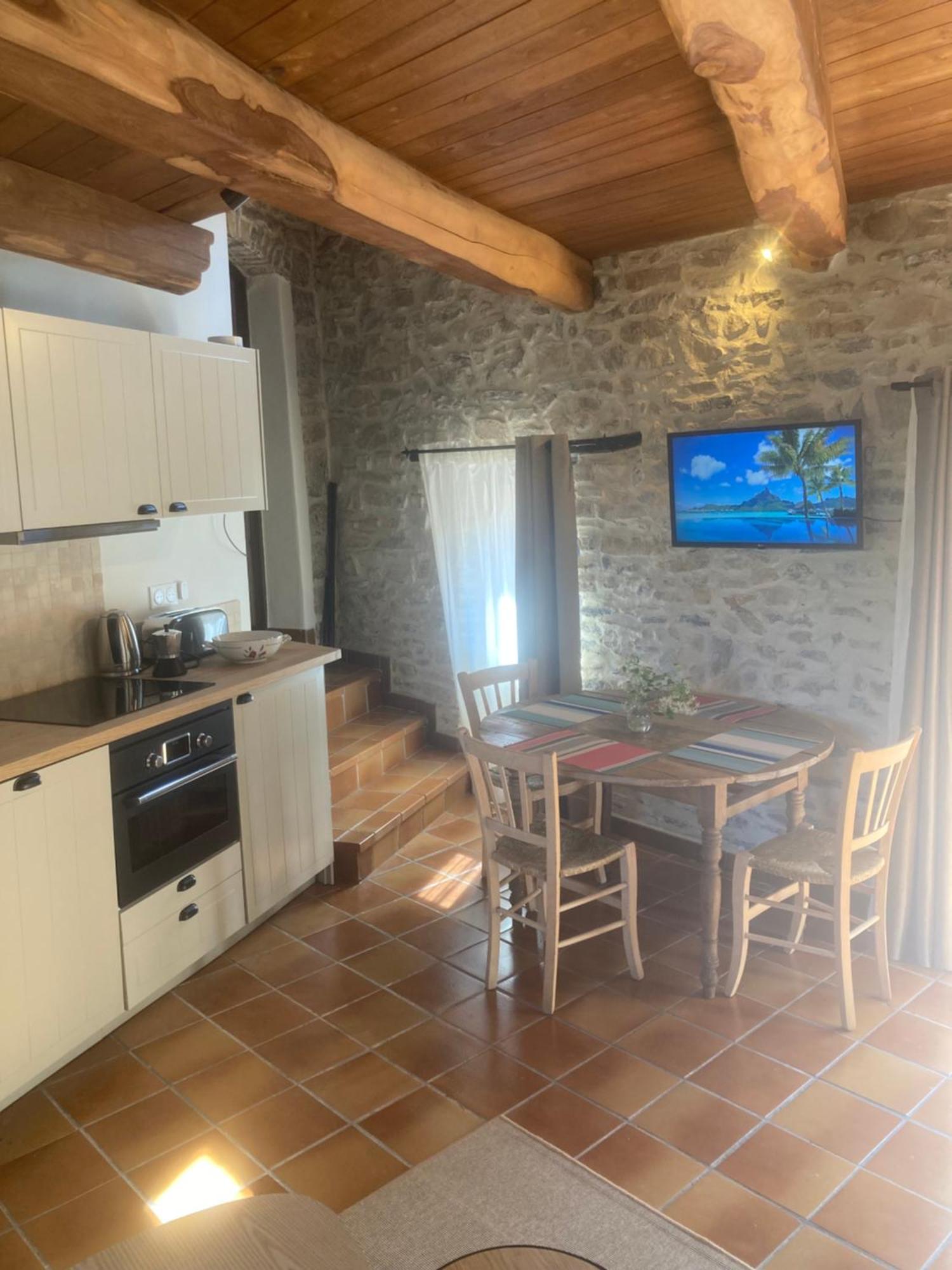 Les Terres Aoyama Hotel Saint Julien Les Rosiers Ngoại thất bức ảnh