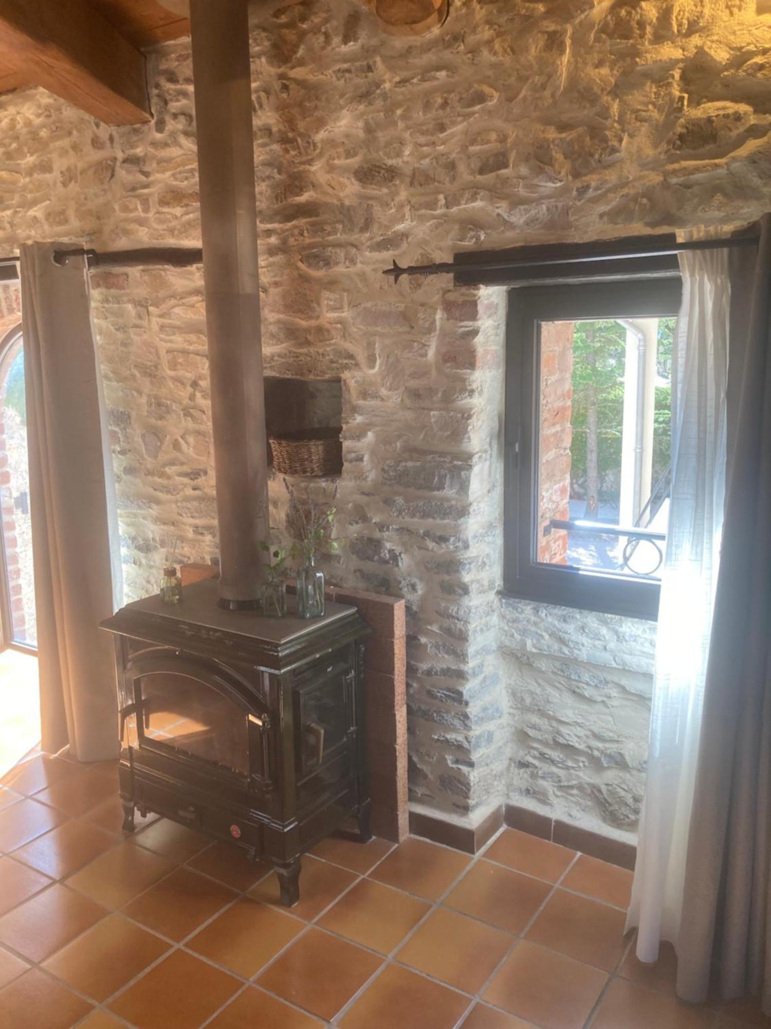 Les Terres Aoyama Hotel Saint Julien Les Rosiers Ngoại thất bức ảnh