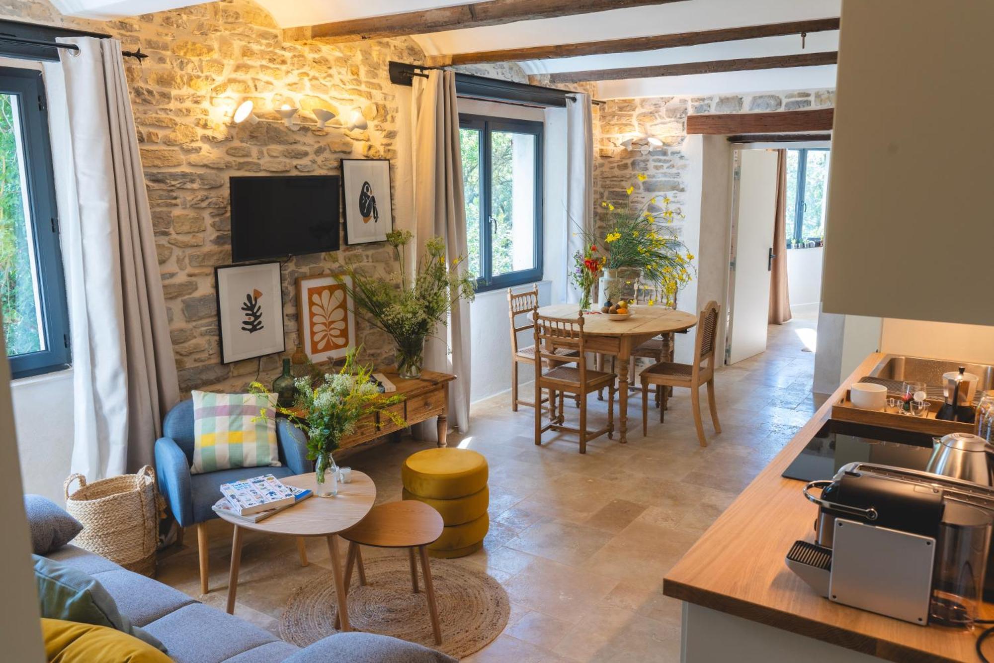 Les Terres Aoyama Hotel Saint Julien Les Rosiers Ngoại thất bức ảnh