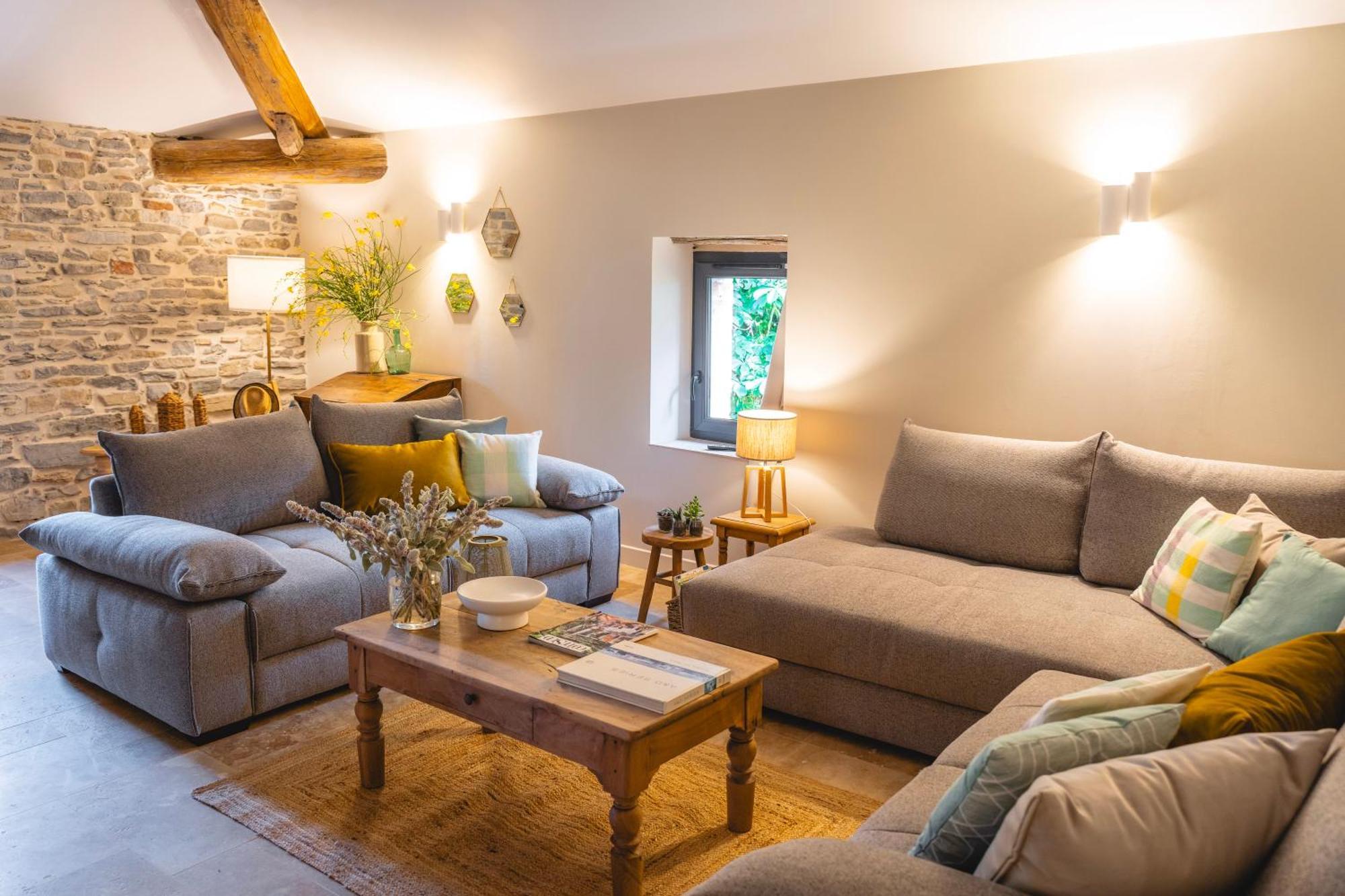 Les Terres Aoyama Hotel Saint Julien Les Rosiers Ngoại thất bức ảnh